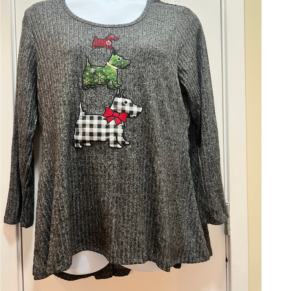 Charcoal Long Sleeve Top with Dog Appliqué